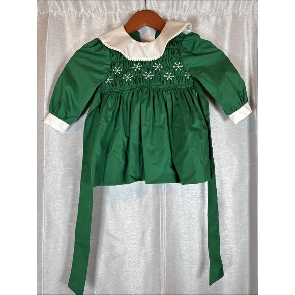 Polly Flinders Other - Polly Flinders Green‎ Smocked Snowflake Holiday Dress Toddler Size T2